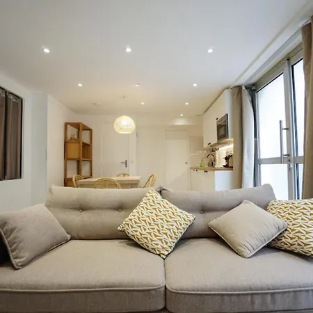 Modern In Beaugrenelle Lejlighed Paris